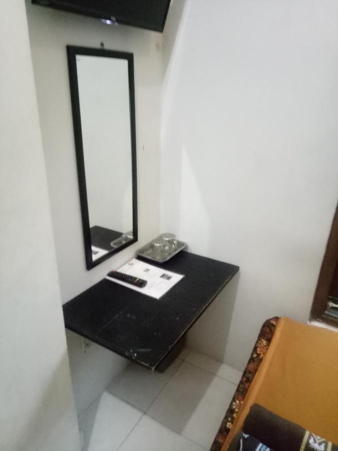 Losmen Fadel Malioboro Jogja Джокякарта Екстериор снимка