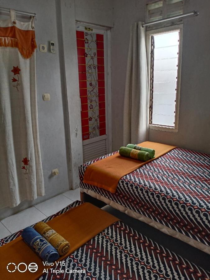 Losmen Fadel Malioboro Jogja Джокякарта Екстериор снимка