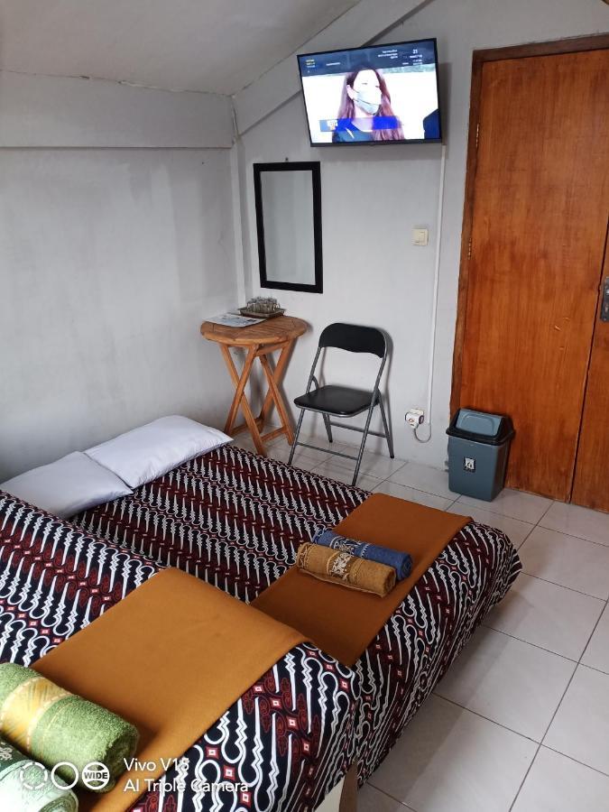 Losmen Fadel Malioboro Jogja Джокякарта Екстериор снимка