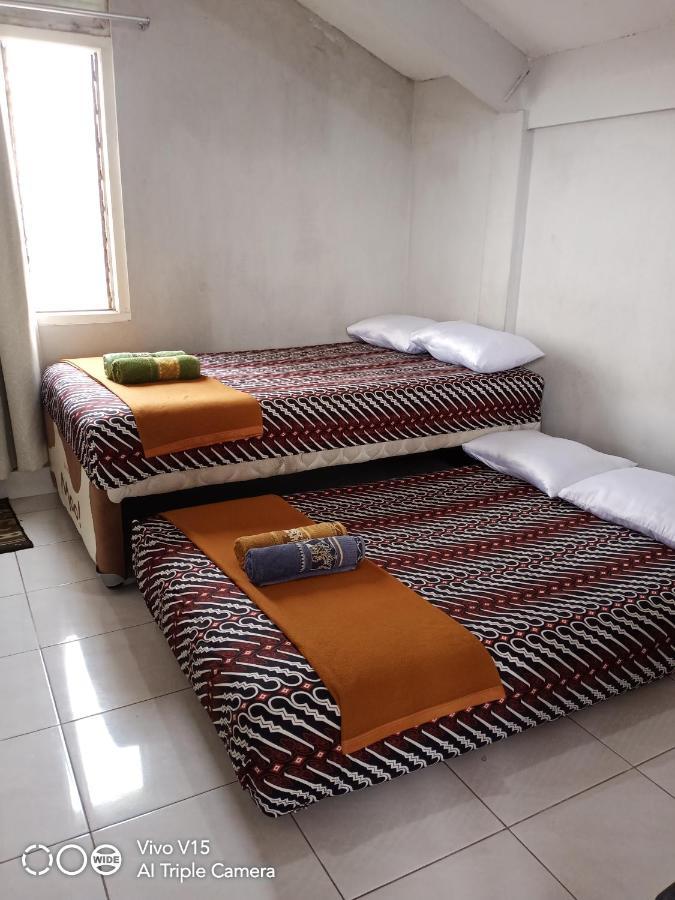 Losmen Fadel Malioboro Jogja Джокякарта Екстериор снимка