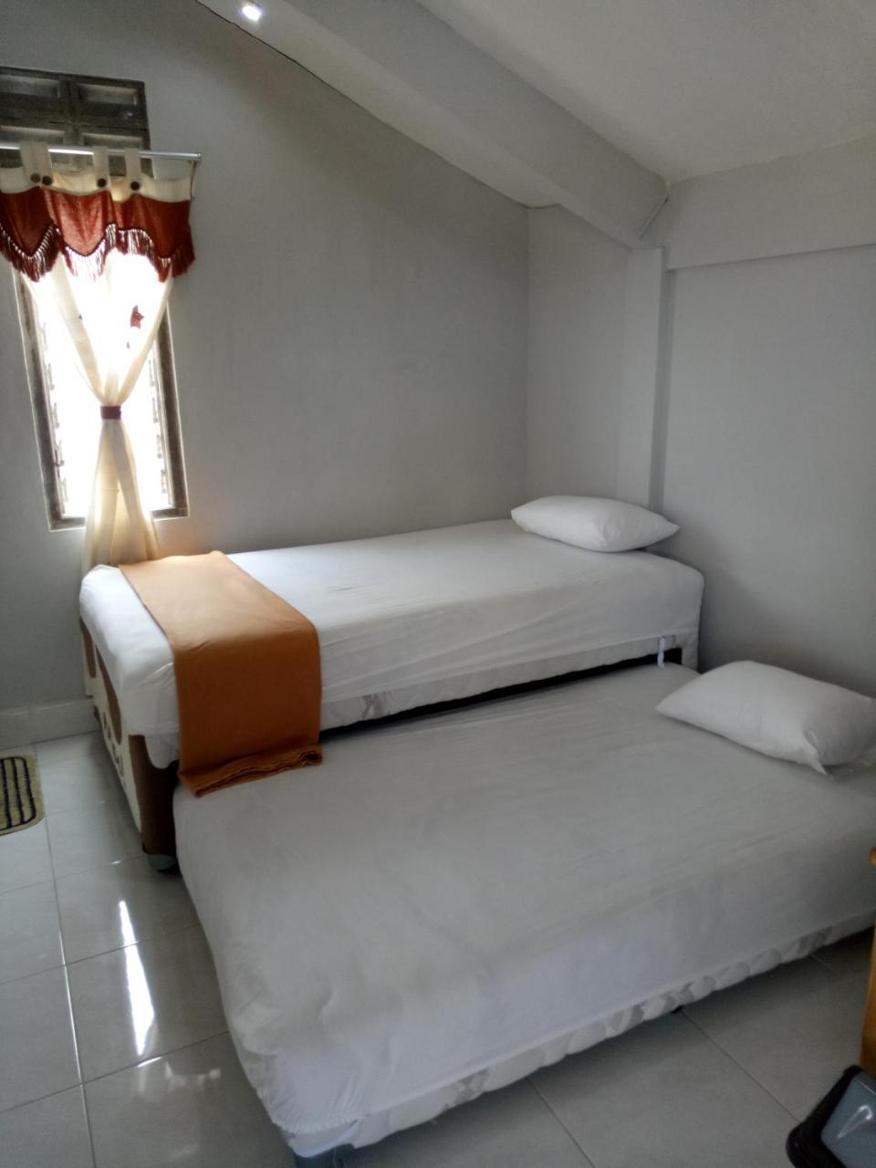 Losmen Fadel Malioboro Jogja Джокякарта Екстериор снимка